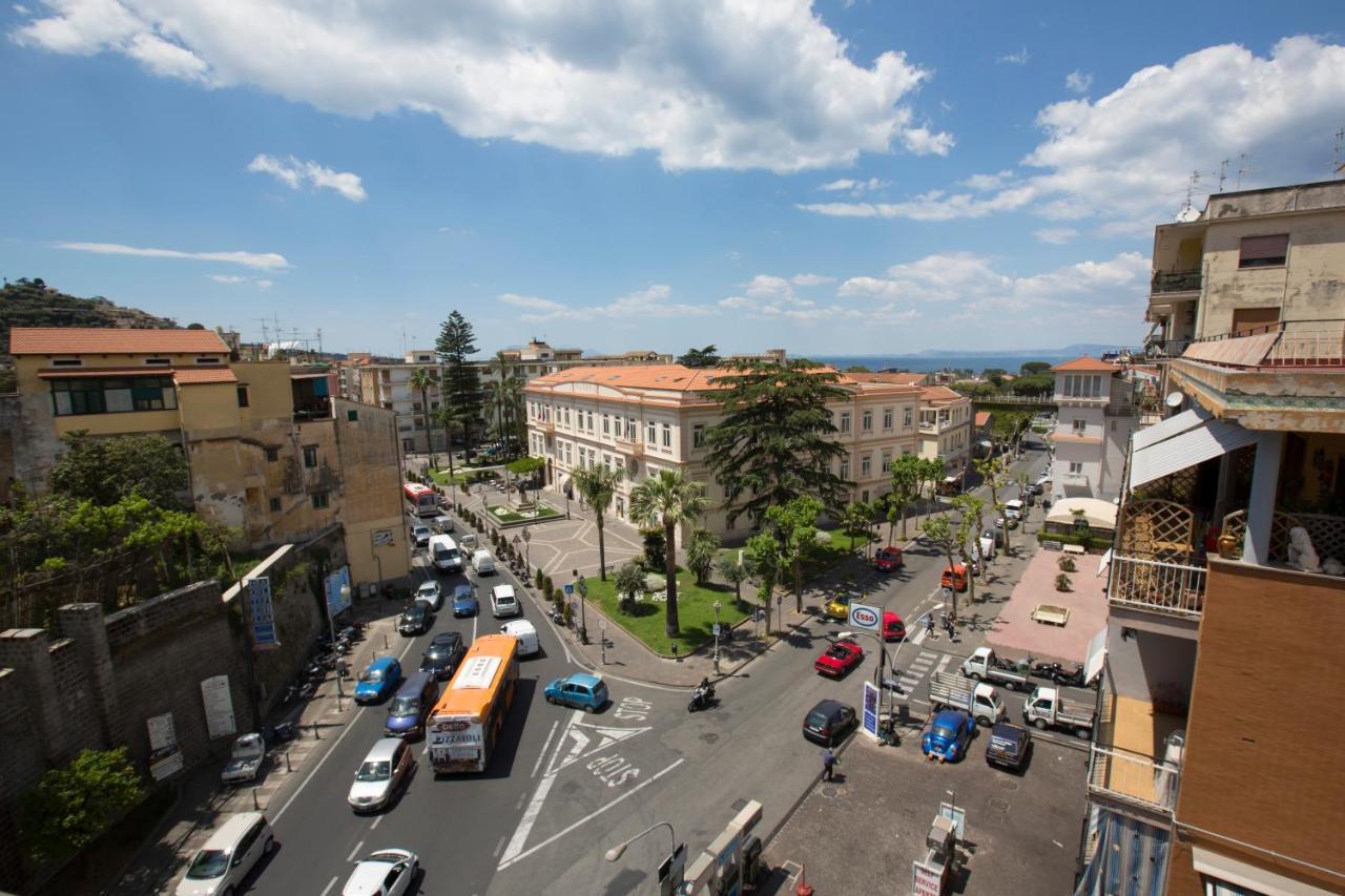 La Piazza Bed & Breakfast Сант'Агнело Екстериор снимка